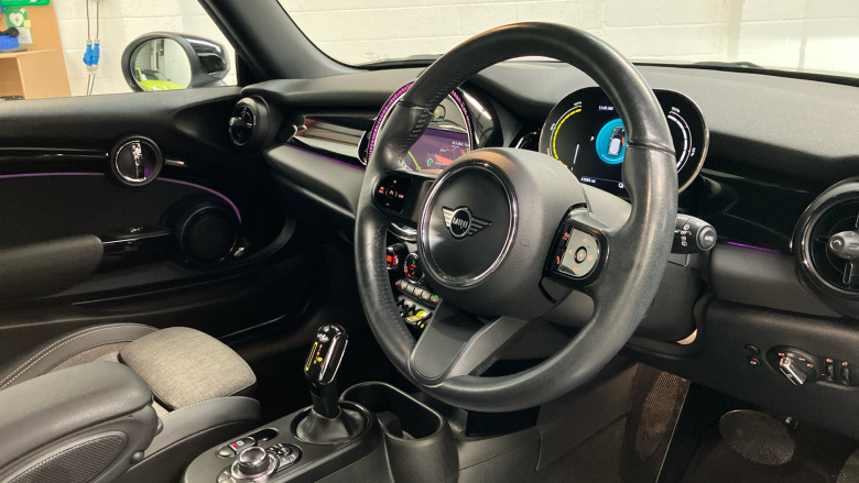 MINI Hatchback 135kW Cooper S Level 2 33kWh 3dr Auto Electric Hatchback